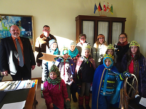 Die Sternsinger-Kinder im Rathaus. Foto: F. M. Wagner
