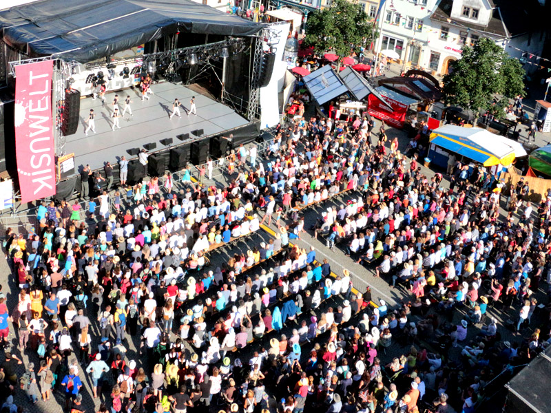 Rudolstadt-Festival 2019: Blick auf die Große Bühne auf dem Marktplatz. Foto: Alexander Stemplewitz