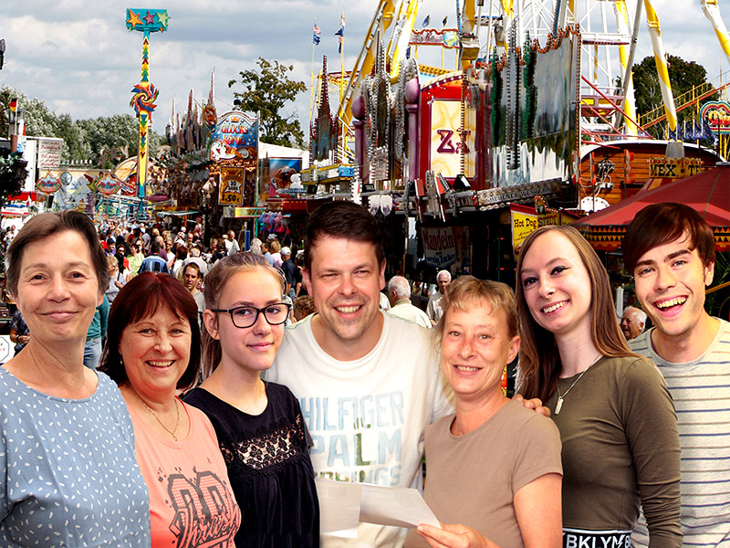 Foto (v.l.n.r.): Verena Blankenburg, Ursula Jahn, Emma Püschel, Hendrik Püschel, Michaela Hanke, Kassandra von den Steinen, Michael Wirkner. Foto: Agentur