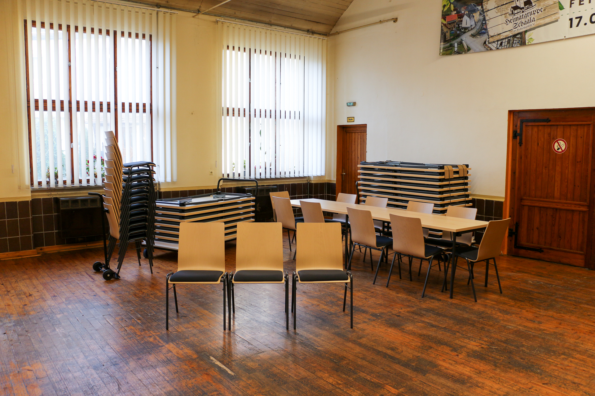 Die Förderung umfasst insgesamt 26 Klapptische, 150 Stühle sowie zwei Stapelwagen und eine Stapelkarre. Foto: Thomas Melior Foto 2