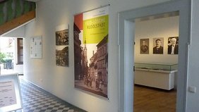 Der Zugang zur neu eröffneten Dauer-Ausstellung befindet sich im Erdgeschoss des Rudolstädter Handwerkerhofes. Foto: F. M. Wagner