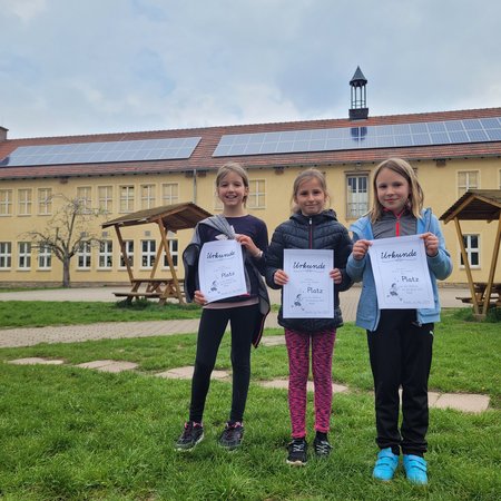 Sieger Jahrgang Mädchen 2014: Mia (1. Platz), Lisa (2. Platz), Elena (3. Platz)