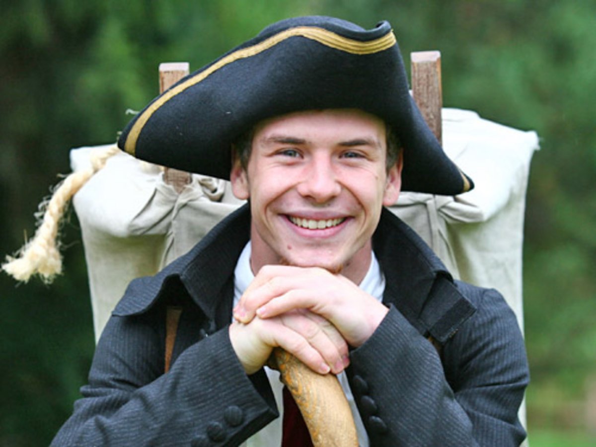 Oliver Bergmann vom theater-spiel-laden als Buckelapotheker. Foto: Martin Gerlach