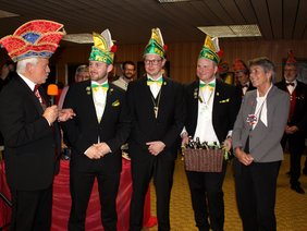 Die Rudolstädter Karnevalisten beim Empfang mit der Oberbürgermeisterin Brigitte Merk-Erbe (rechts) im Bayreuther Rathaus. Foto: Martin Modes