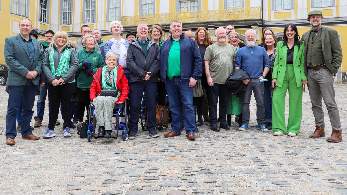 Irische Delegation auf dem Schlosshof der Heidecksburg. Foto: Tom Demuth