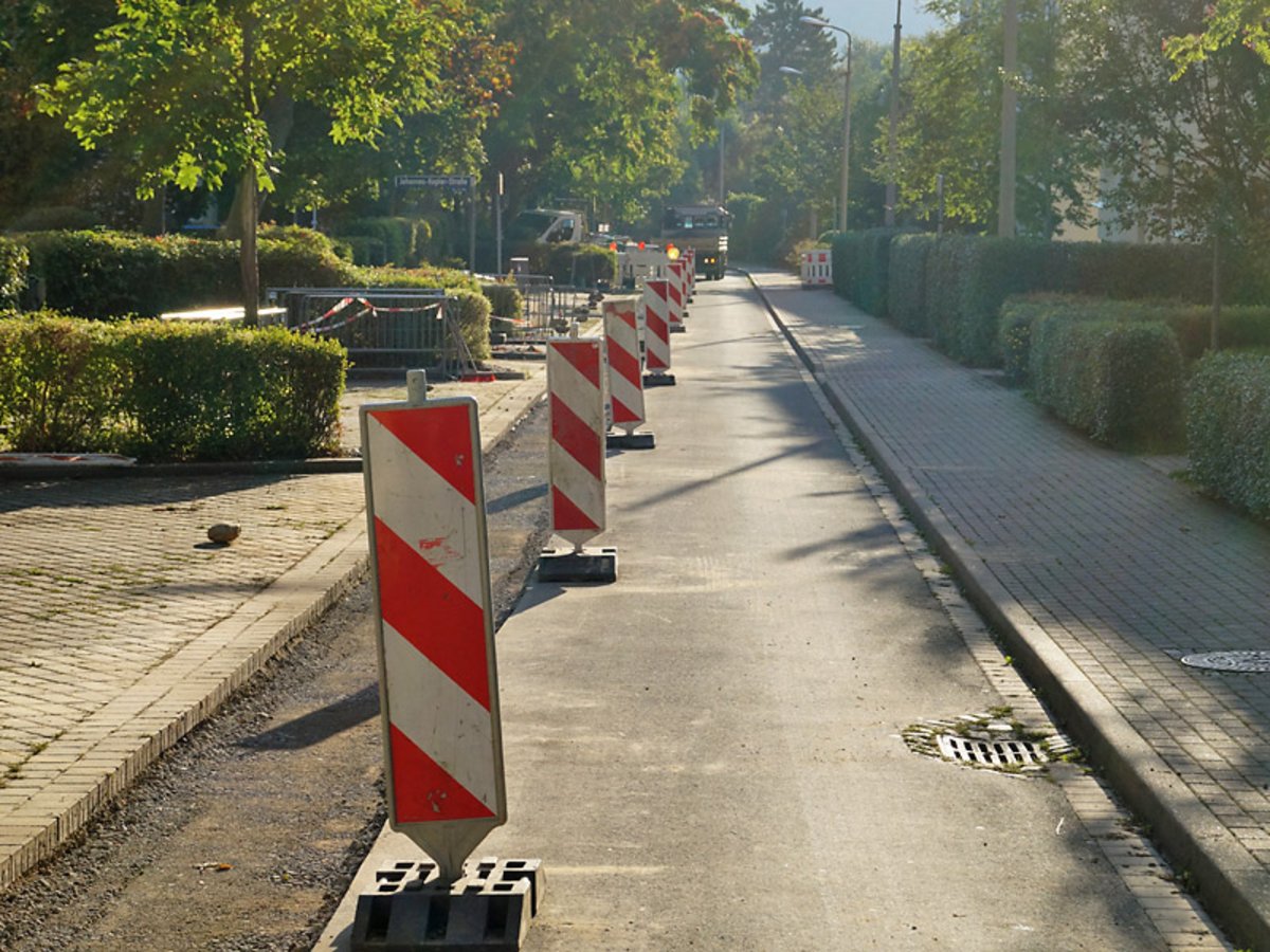 Abschließende Bauarbeiten in der Johannes-Kepler-Straße/Fröbelstraße. Foto: EVR