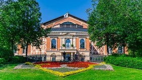 Das Richard-Wagner-Festspielhaus in Bayreuth. Foto: Bayreuth Marketing & Tourismus GmbH, Kratzer
