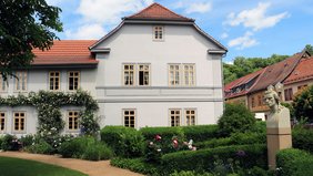 Das Schillerhaus im Grünen.