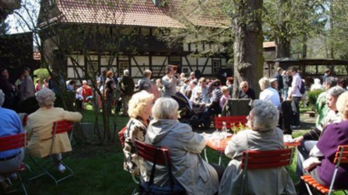 Frühlingsfest an den Thüringer Bauernhäusern.