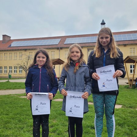Sieger Jahrgang Mädchen 2012: Annelie (1. Platz), Magdalena (2. Platz), Fabienne (3. Platz)