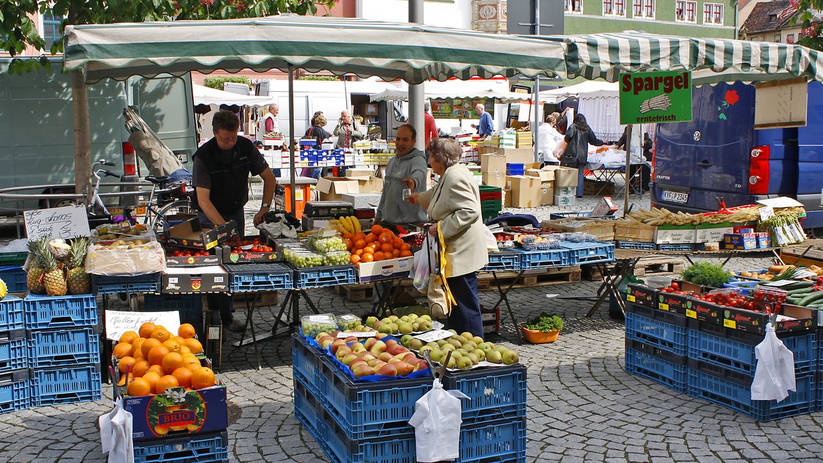 Der Rudolstädter Grün- und Frischemarkt findet wie bisher statt. Foto: Alexander Stemplewitz.