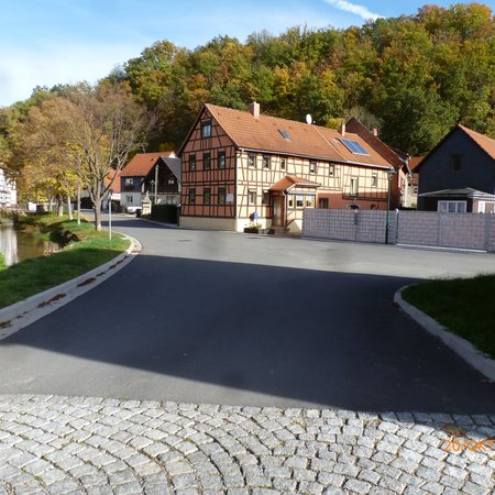 Sanierung Ortsstraße einschließlich straßenbegleitender Stützbauwerke in Ammelstädt