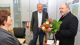Bürgermeister Jörg Reichl bei der feierlichen Einweihung der Büroräume des Ingenieurbüros Jung Am Anger. Foto: Alexander Stemplewitz