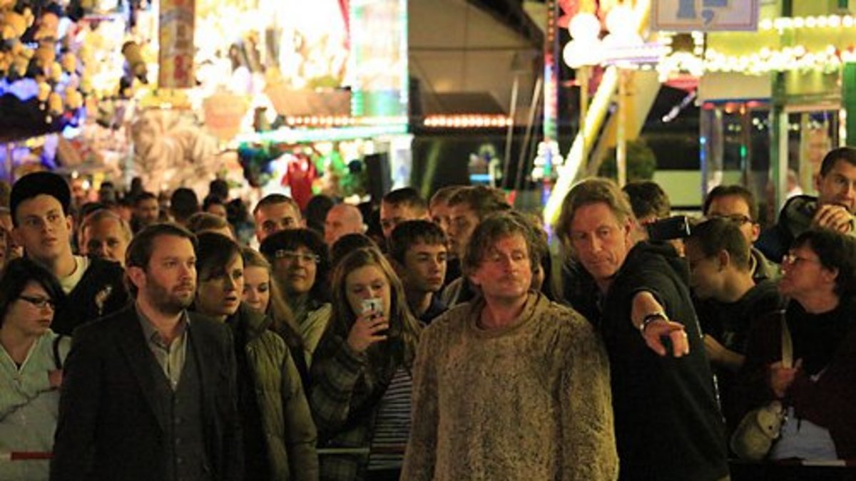 Einblick in Dreharbeiten zum Neujahrs-Tatort "Der Irre Iwan" im August 2014 mit Regisseur Richard Huber auf dem Rudolstädter Vogelschießen. Foto: Alexander Stemplewitz